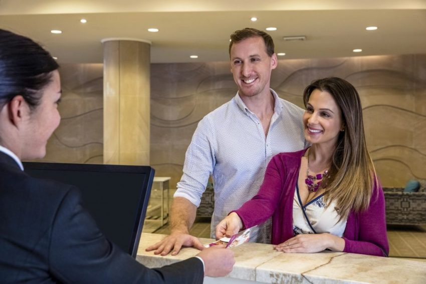 Hotel Checkin_Hotel Lobby_Crowne Plaza Coogee Beach Hotel Checkin_Hotel Lobby_Crowne Plaza Coogee Beach