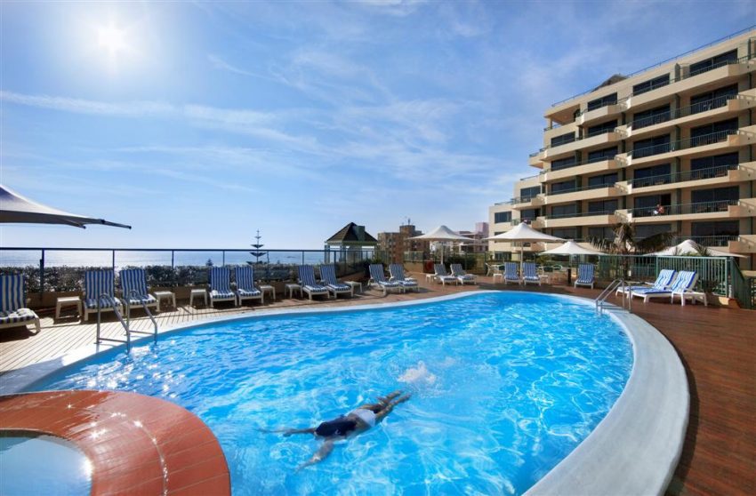 Hotel Pool 2_Coogee Beach Views_Crowne Plaza Coogee Beach Outdoor hotel pool at Crowne Plaza Sydney Coogee Beach