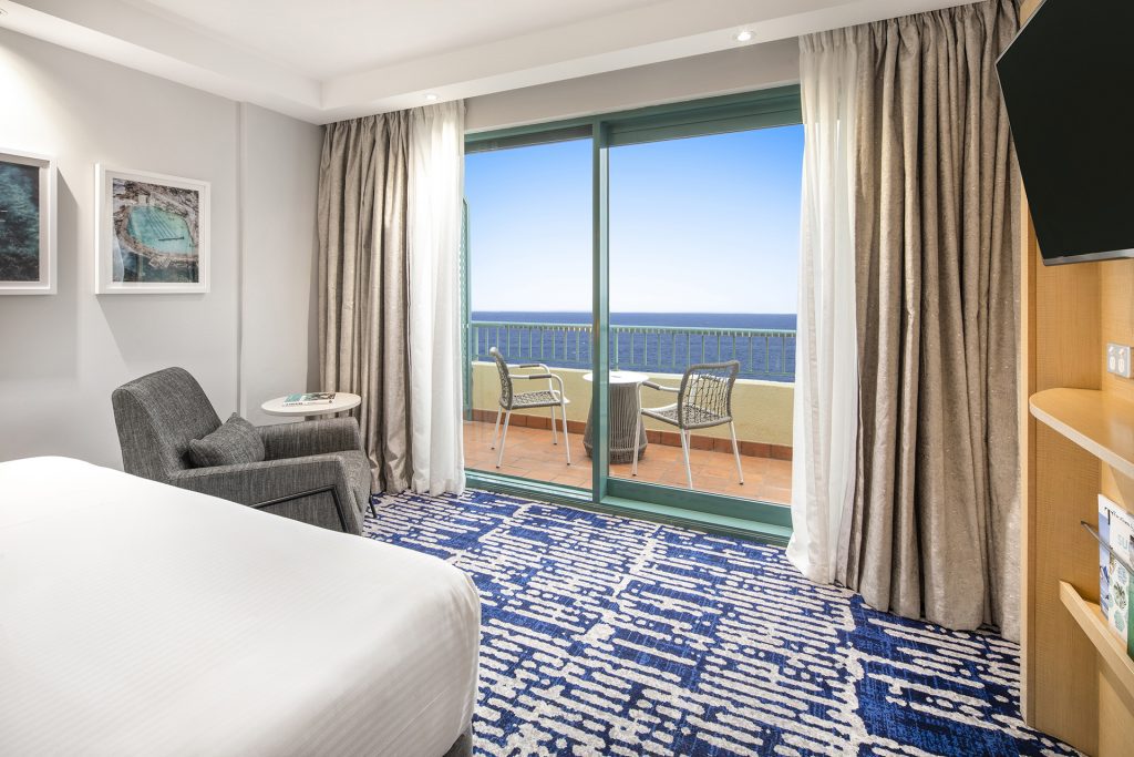 King Ocean Front Room | Crowne Plaza Sydney Coogee Beach