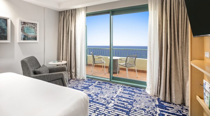 King Ocean Front KLON_Bedroom2 King Ocean Front Room | Crowne Plaza Sydney Coogee Beach