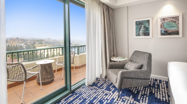 King Ocean View KVUN_Bedroom2 King Ocean View Room | Crowne Plaza Sydney Coogee Beach
